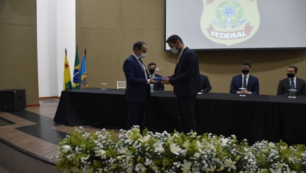 Em cerimônia interna, Polícia Federal no Acre empossa novo superintendente